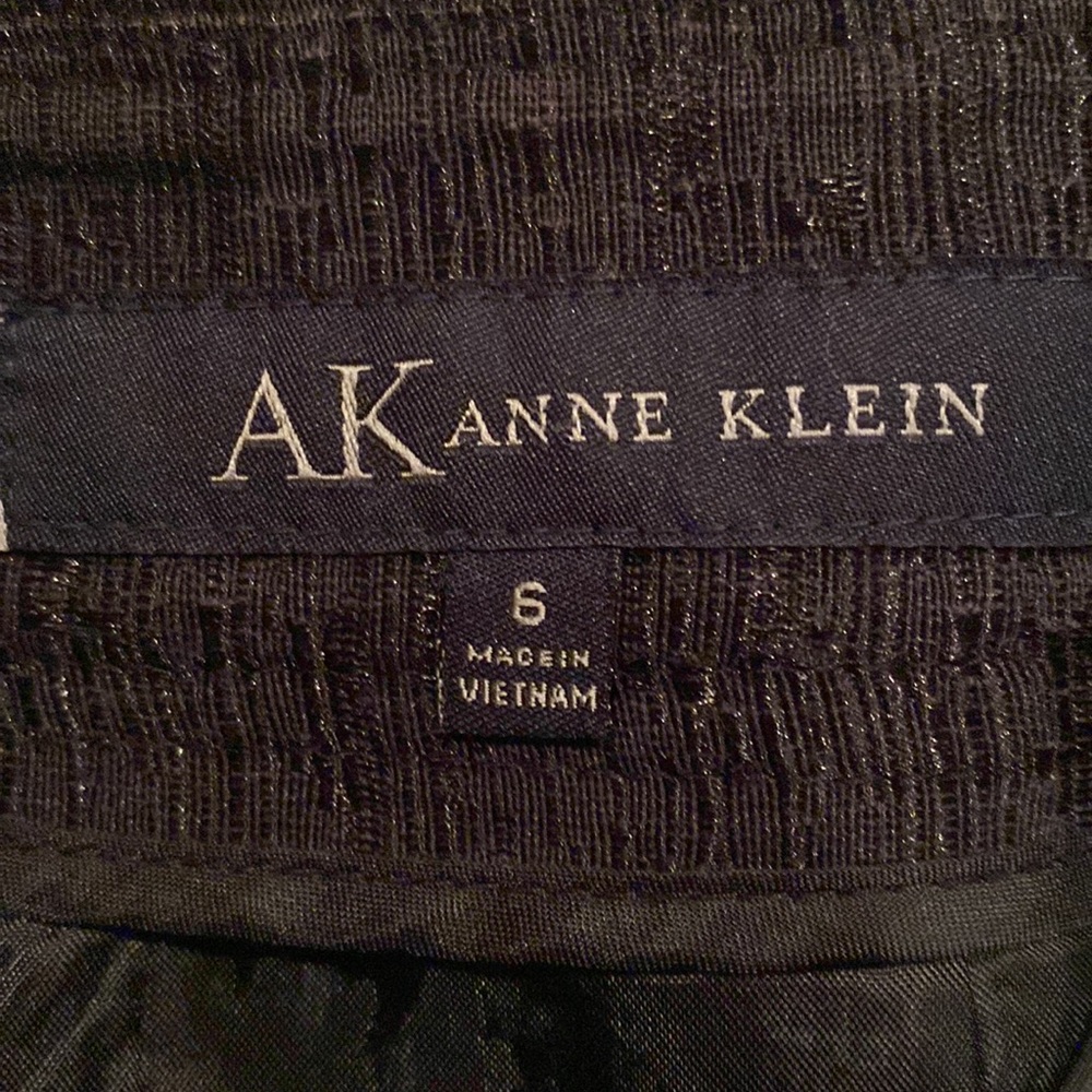 Black Ann Klein skirt. Size 6 - Picture 6 of 6
